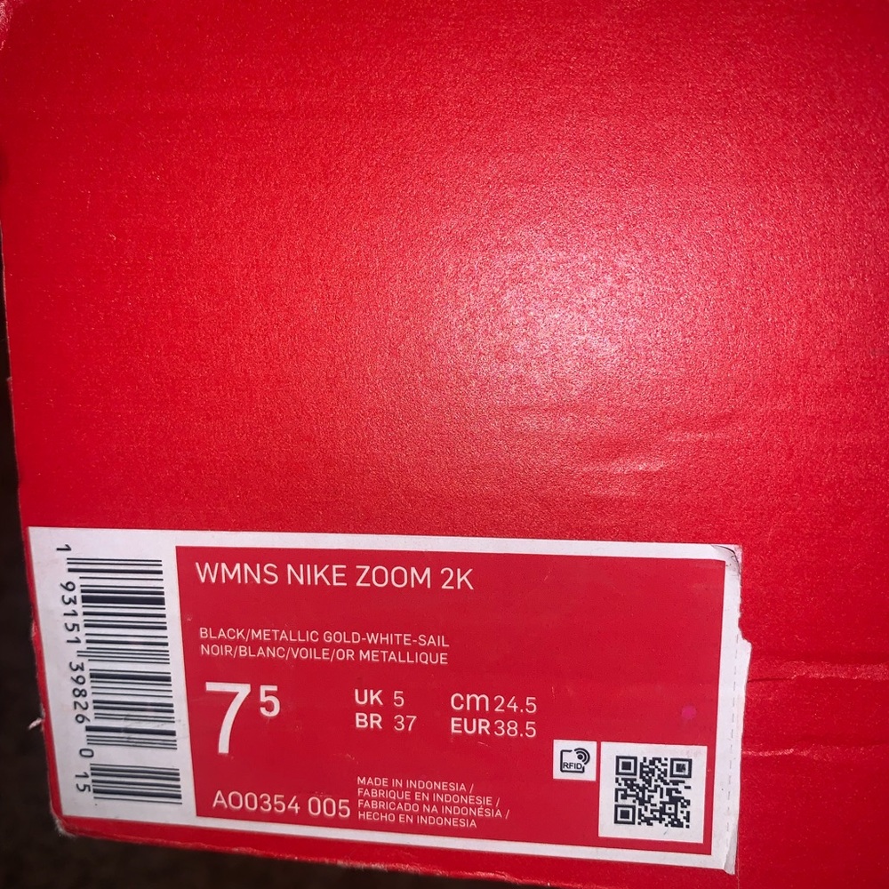 BRAND NEW WOMENS Zoom 2K 'Icon Clash - Black Metallic Gold' size 7.5 - Picture 2 of 2